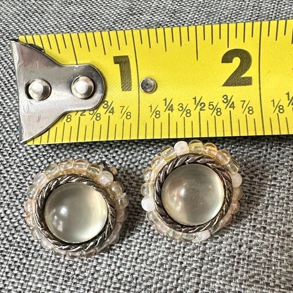 Vintage 60s Moonstone Blush Pink Bead Trim Silver Twist Round Clip Earrings - Picture 6 of 6